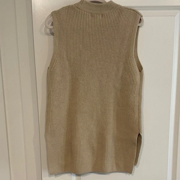 H&M Women’s Tan Sweater Vest - Picture 3 of 3